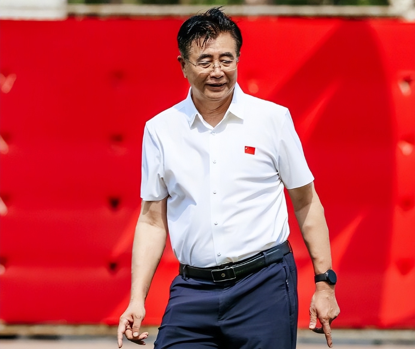 国安战平华夏幸福，主帅施密特赞球员拼搏精神的简单介绍